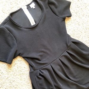 Rare find!!! Solid black 2XL LuLaRoe Amelia